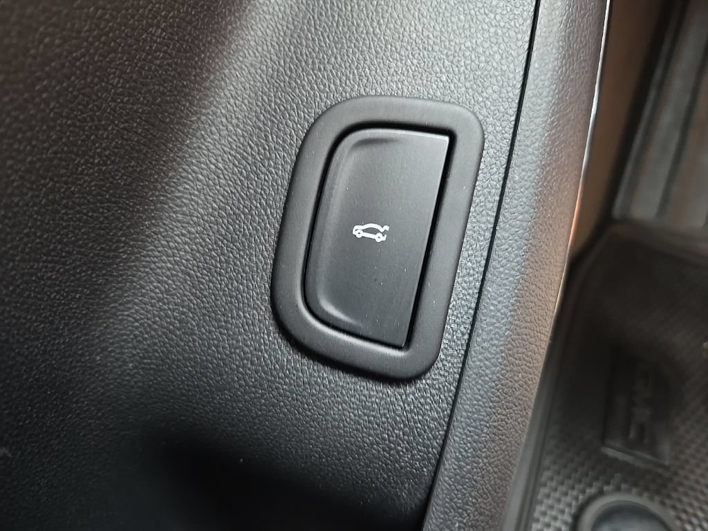 Used 2025 GMC Acadia AT4 w/ Super Cruise Package AWD/4WD image 24