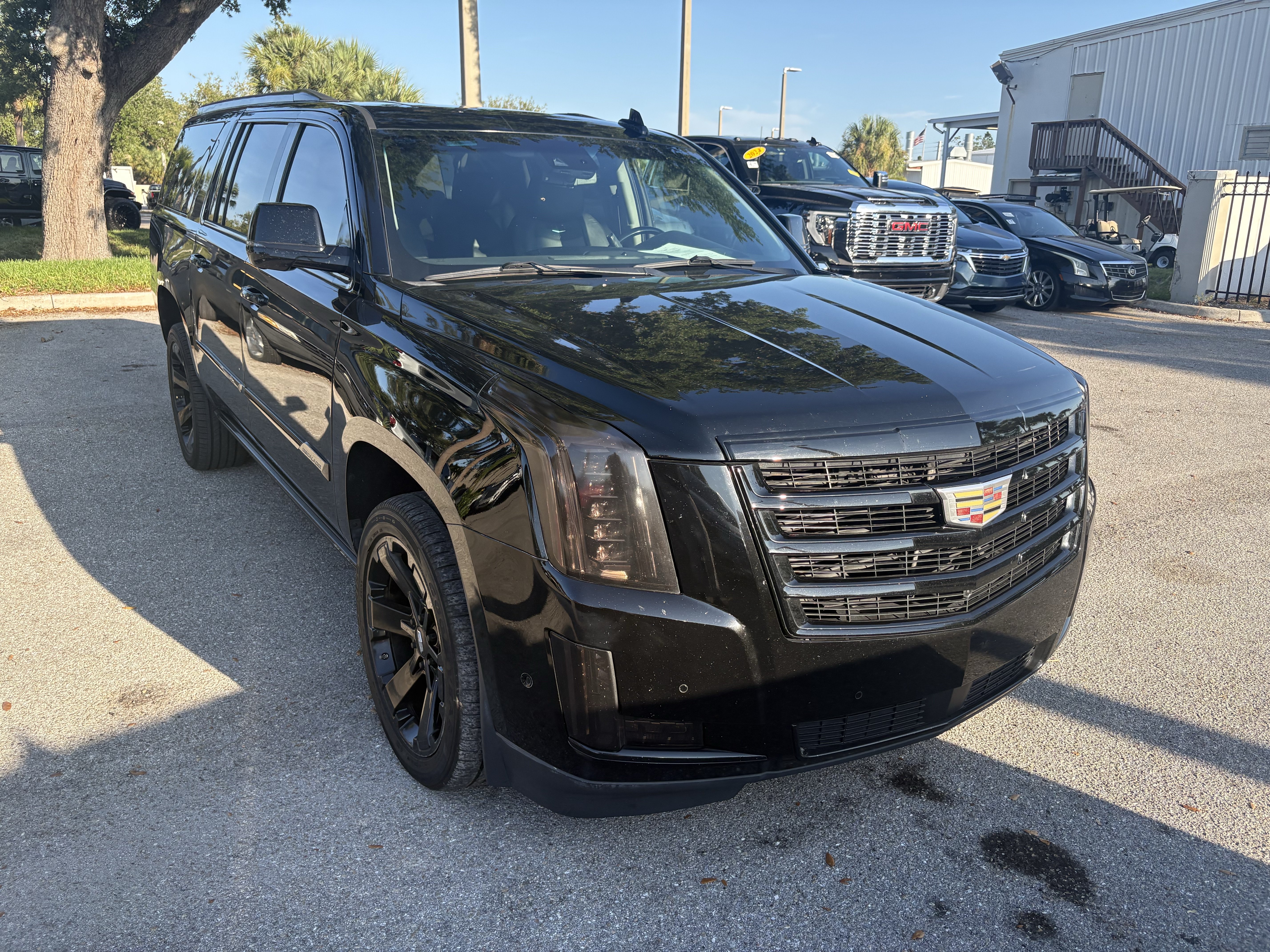 Used 2019 Cadillac Escalade ESV Premium Luxury AWD/4WD video 1