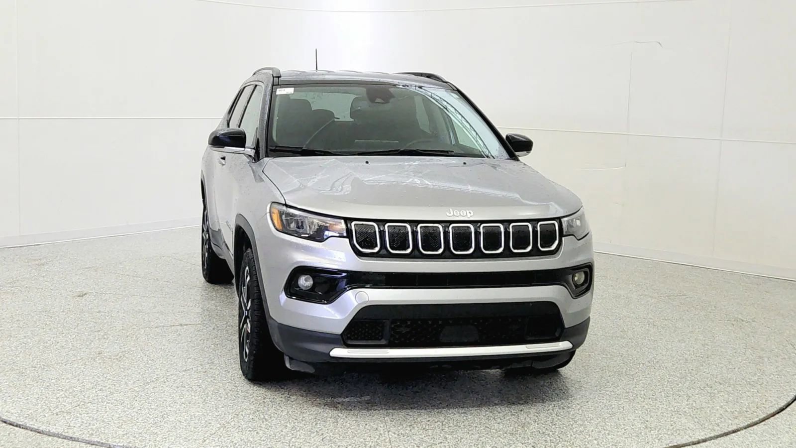 Used 2022 Jeep Compass Limited image 2