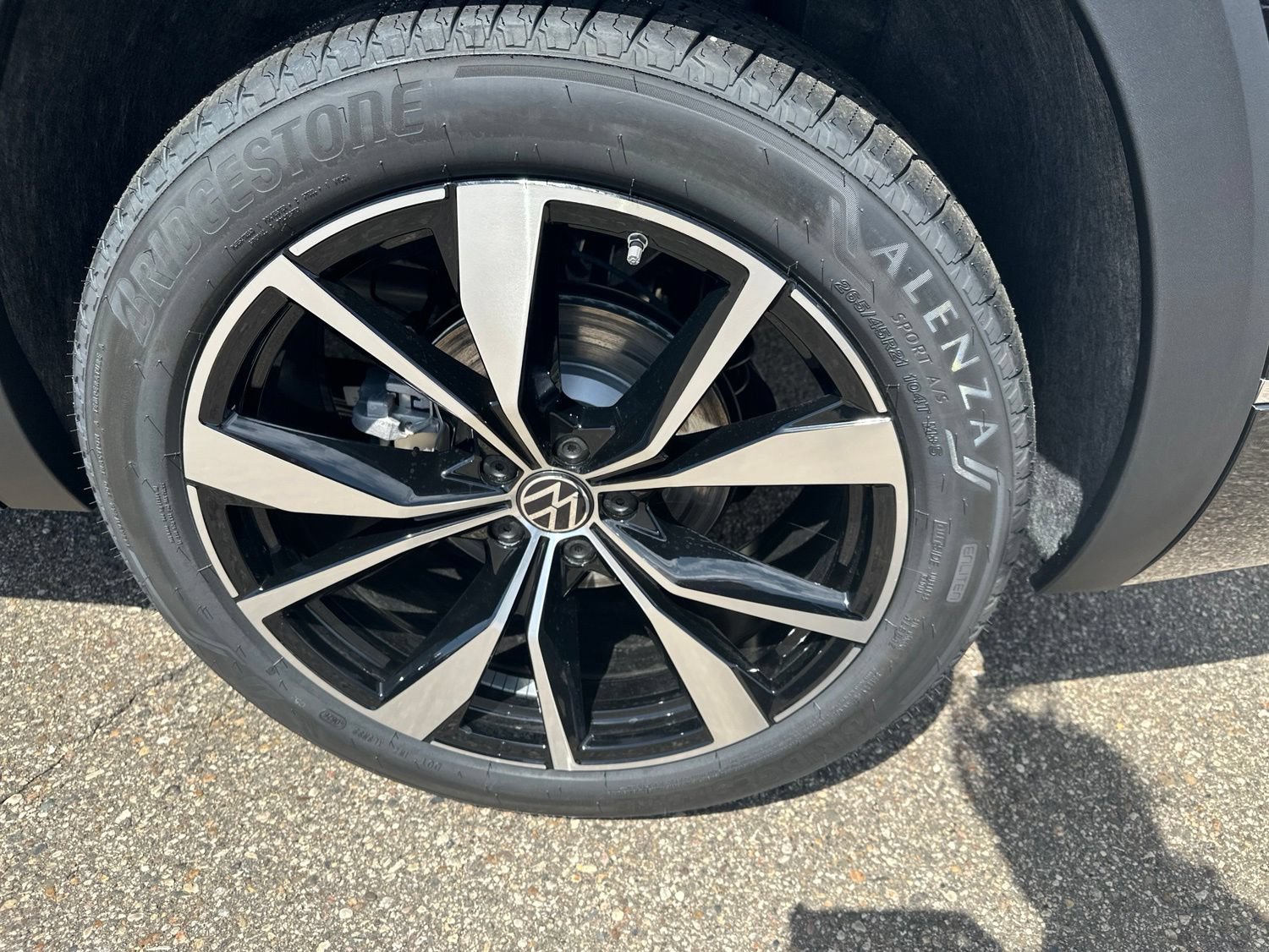 New 2026 Volkswagen Atlas SEL Premium R-Line AWD/4WD image 9