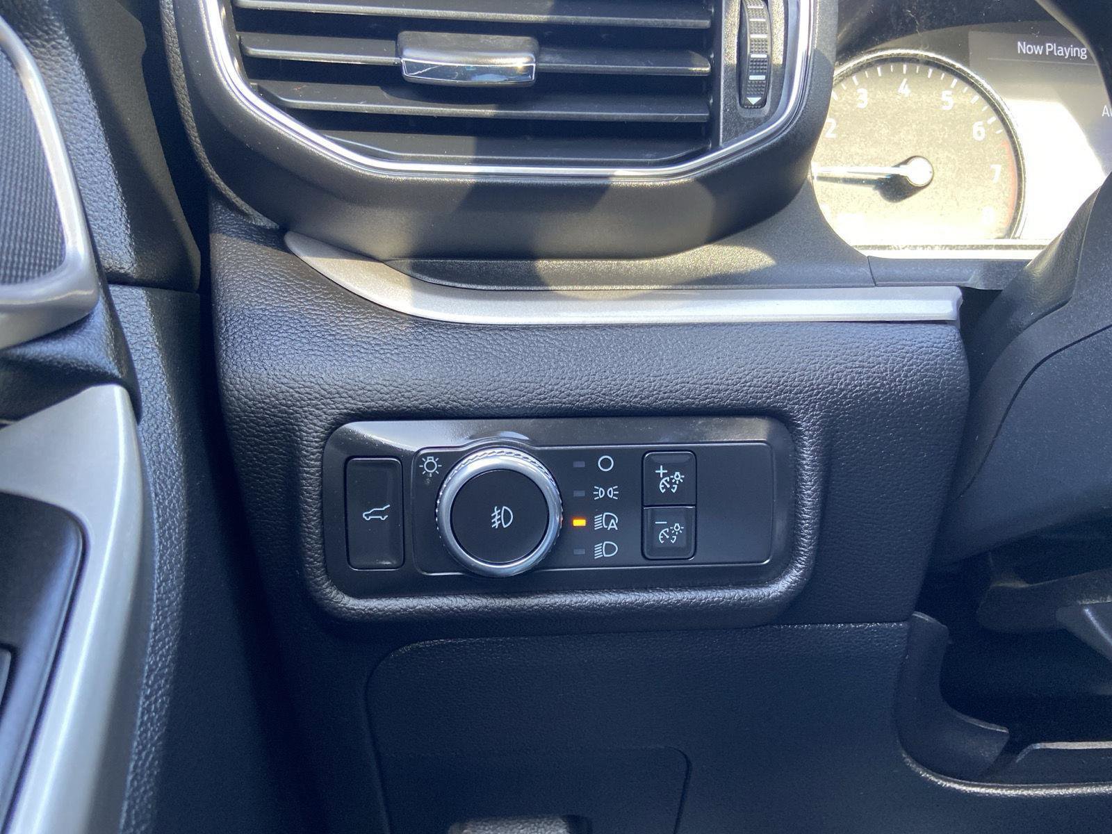 Used 2021 Ford Explorer XLT w/ Equipment Group 202A image 16