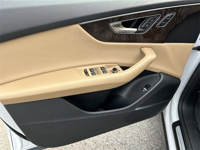 Used 2020 Audi Q8 Premium Plus w/ Premium Plus Package image 19