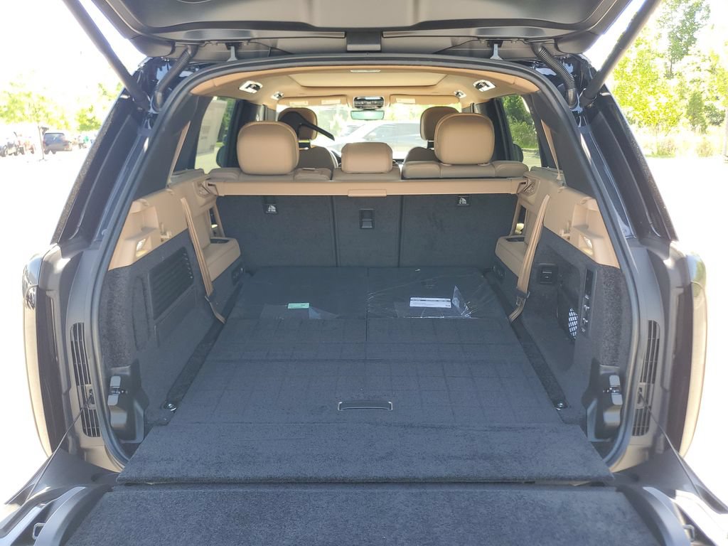 New 2026 Land Rover Range Rover Long Wheelbase SE AWD/4WD image 30