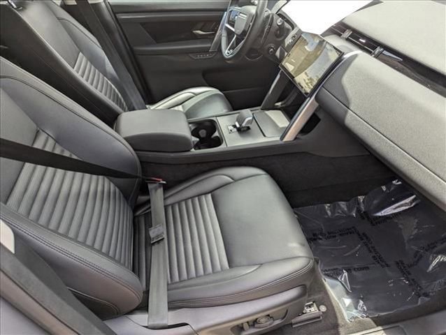 Used 2024 Land Rover Discovery Sport S image 19