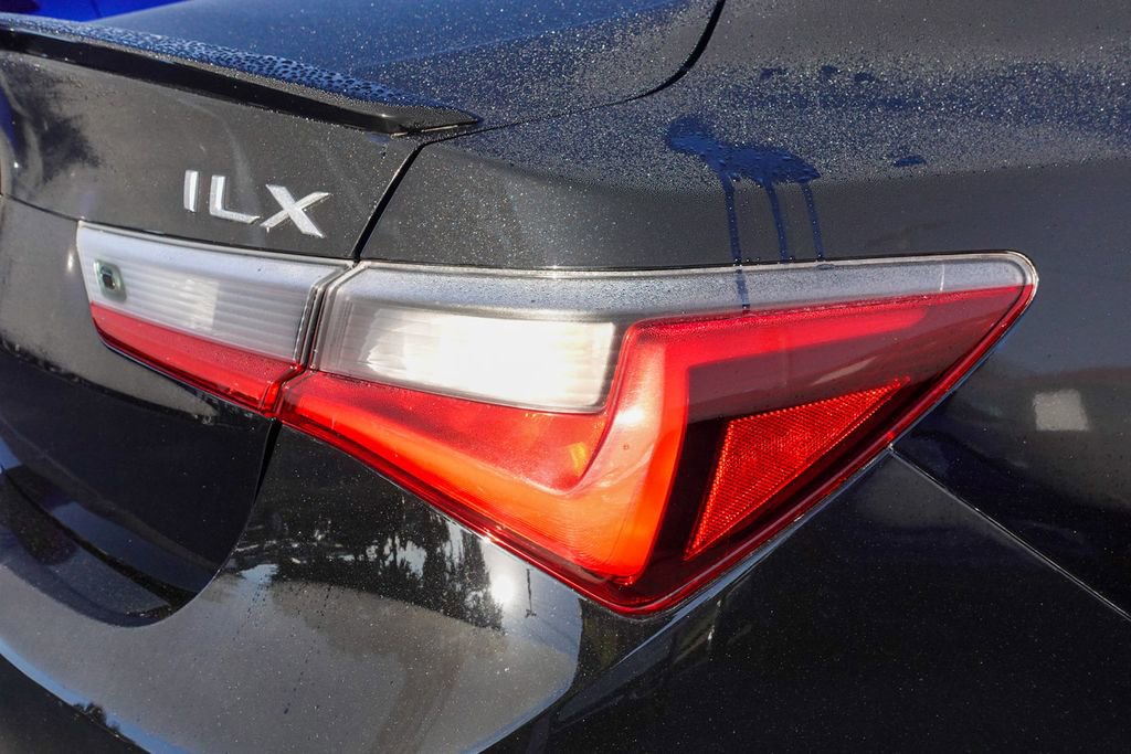 Used 2019 Acura ILX image 9