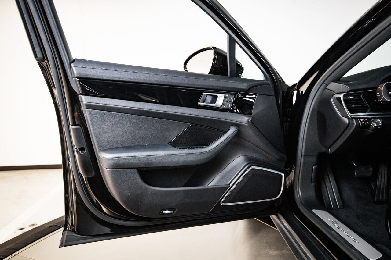 Certified 2023 Porsche Panamera image 23