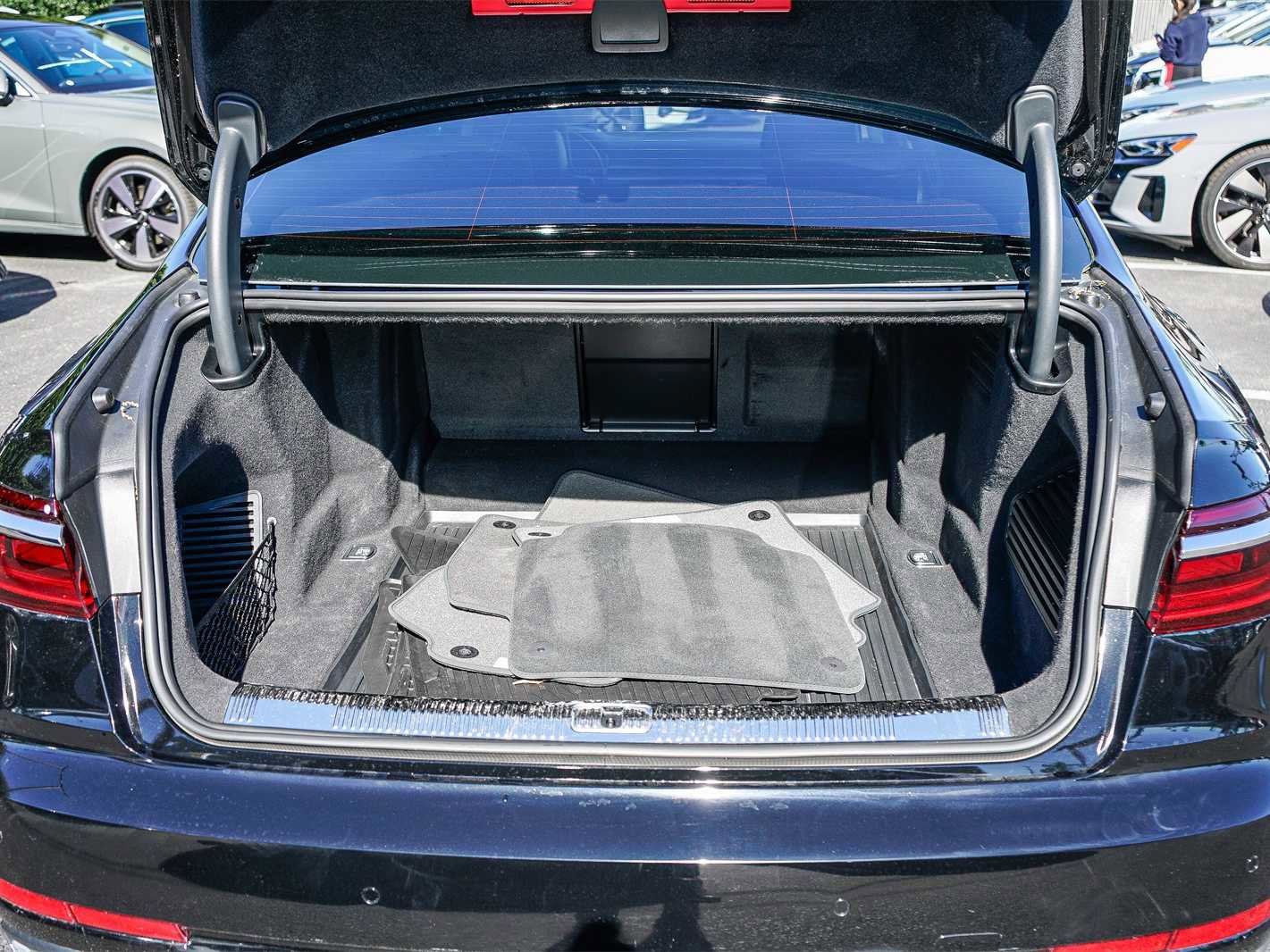 Used 2022 Audi A8 L 3.0T w/ Executive Package image 27