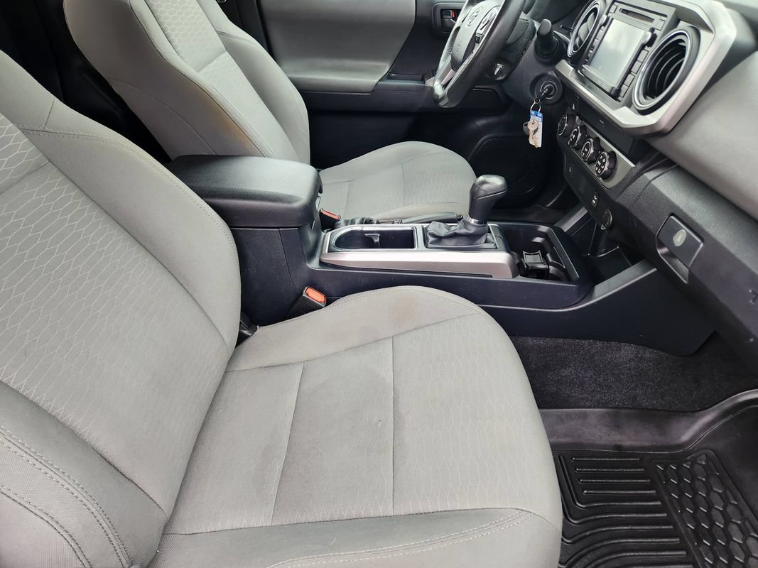 Used 2019 Toyota Tacoma SR5 AWD/4WD image 17