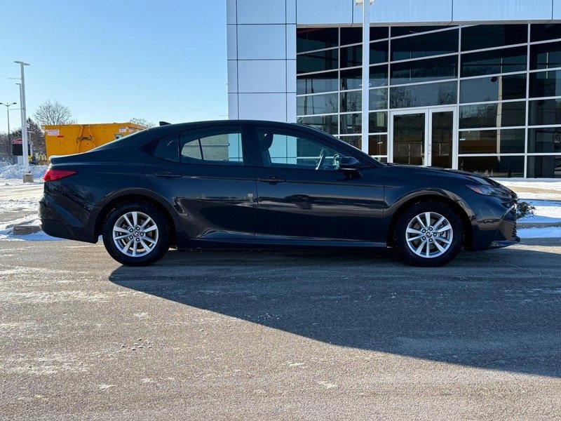 Used 2025 Toyota Camry LE video 2