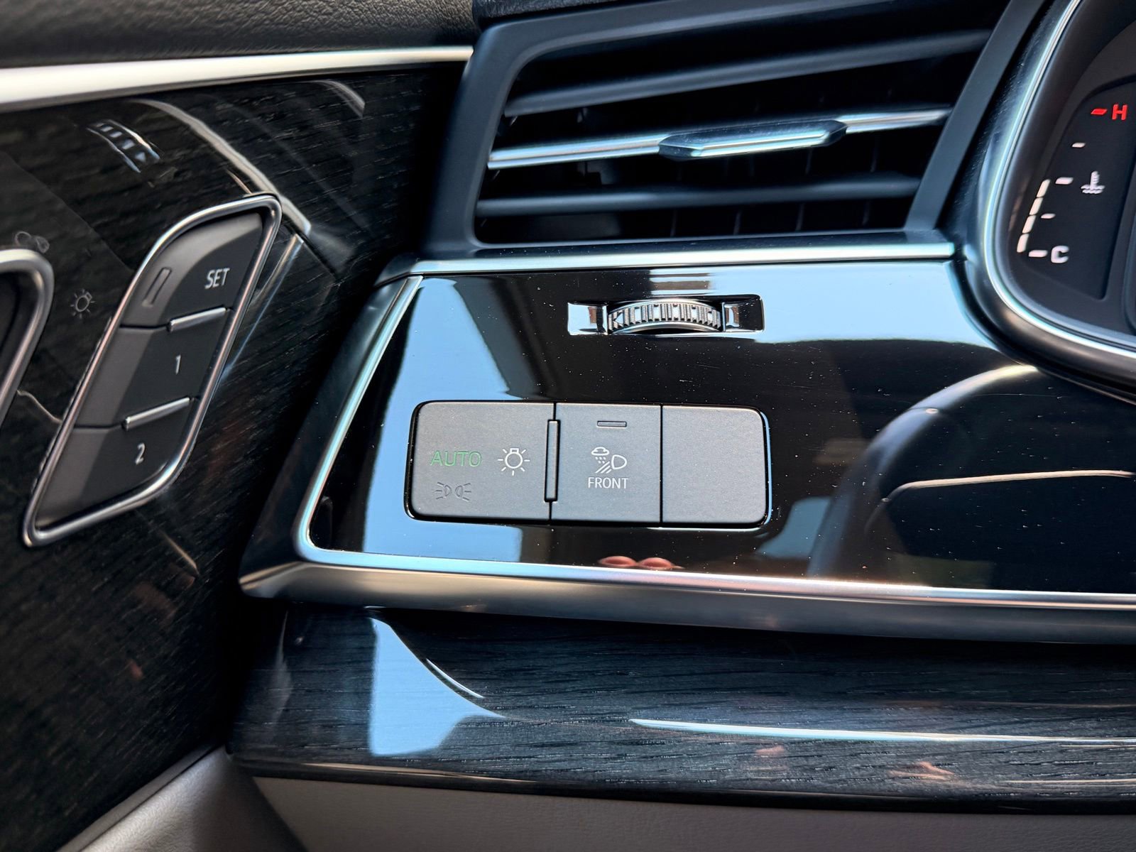 Used 2020 Audi Q7 3.0T Premium Plus AWD/4WD image 23