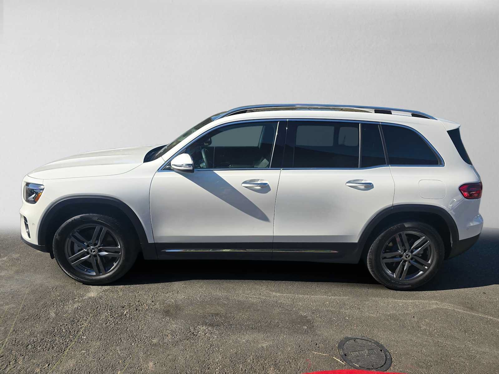Used 2024 Mercedes-Benz GLB 250 4MATIC image 6