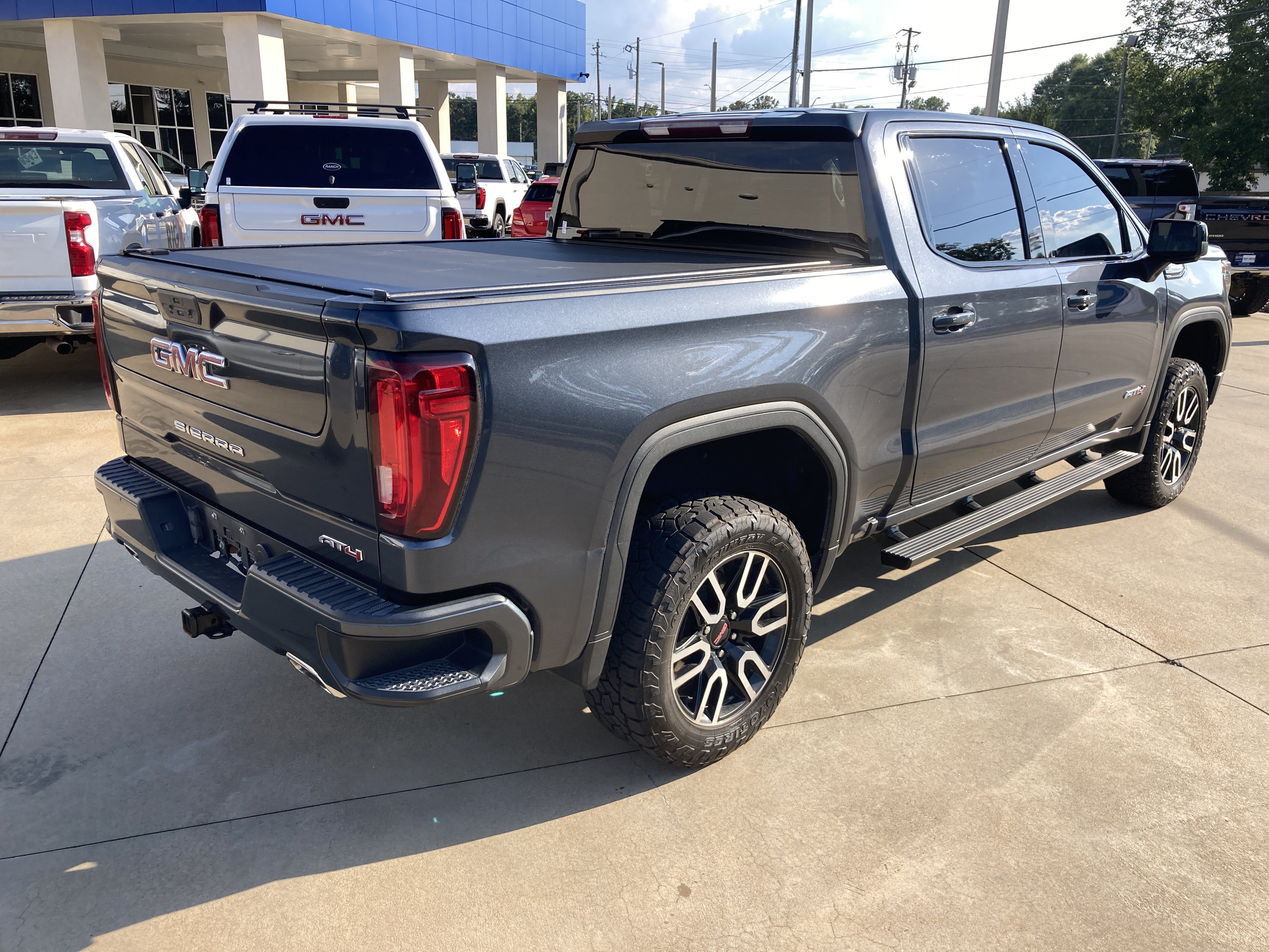 Used 2021 GMC Sierra 1500 AT4 AWD/4WD image 2