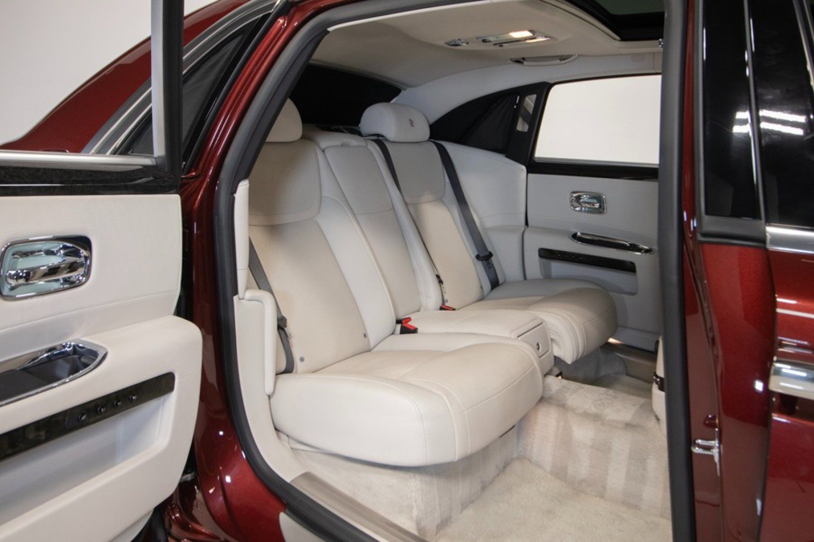 Used 2015 Rolls-Royce Ghost Extended Wheelbase image 83