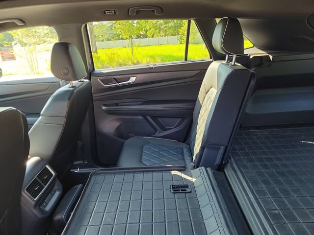 Used 2024 Volkswagen Atlas Cross Sport SEL Premium R-Line AWD/4WD image 15