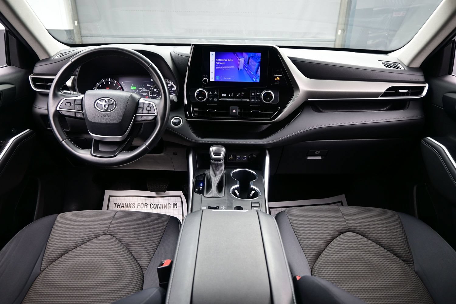 Used 2024 Toyota Highlander LE FWD image 18