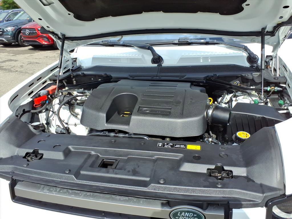 Used 2022 Land Rover Defender 110 X-Dynamic SE image 8