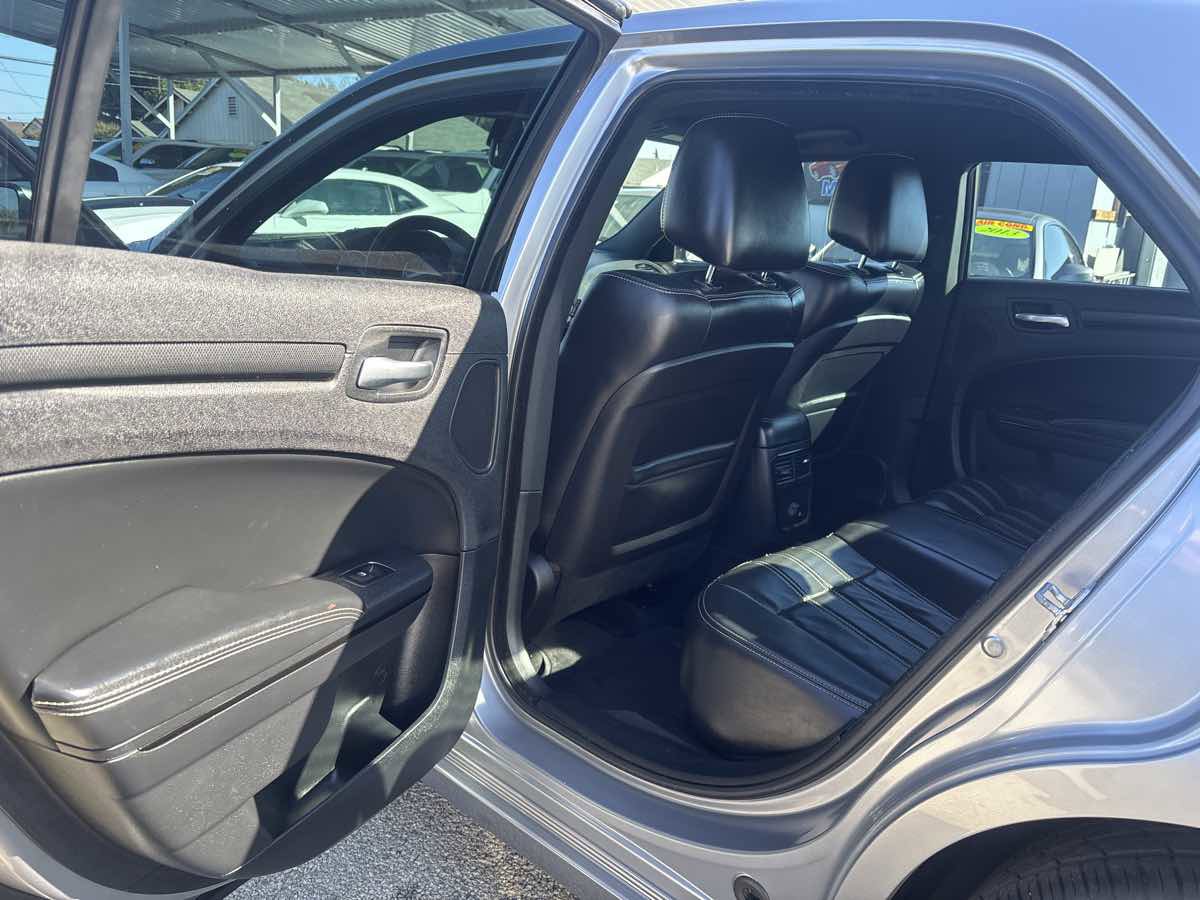 Used 2014 Chrysler 300 S w/ Light Group image 19