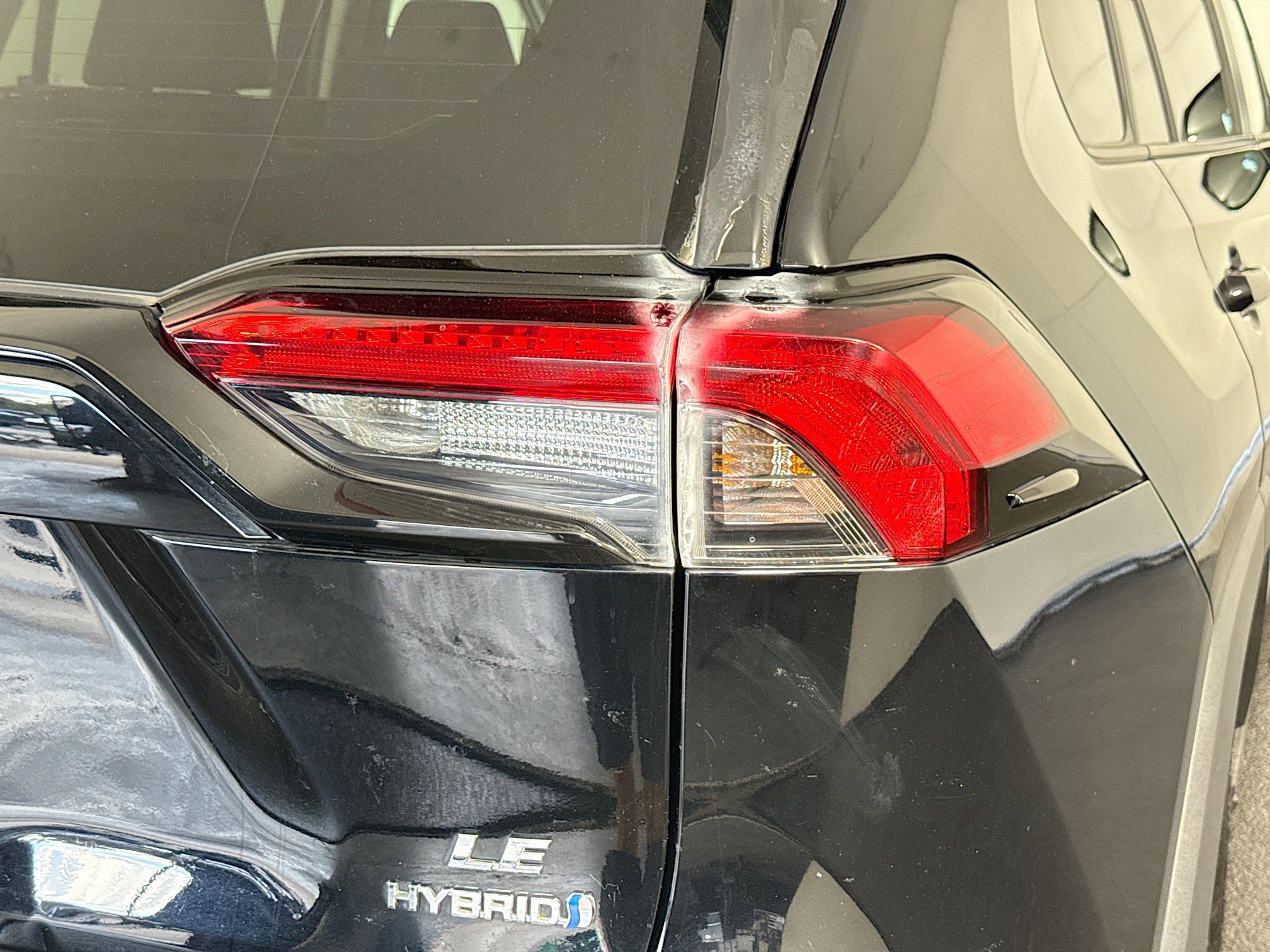 Used 2022 Toyota RAV4 LE image 33