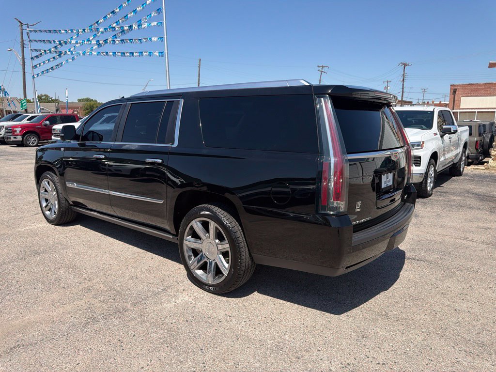 Used 2017 Cadillac Escalade ESV Premium Luxury RWD image 3