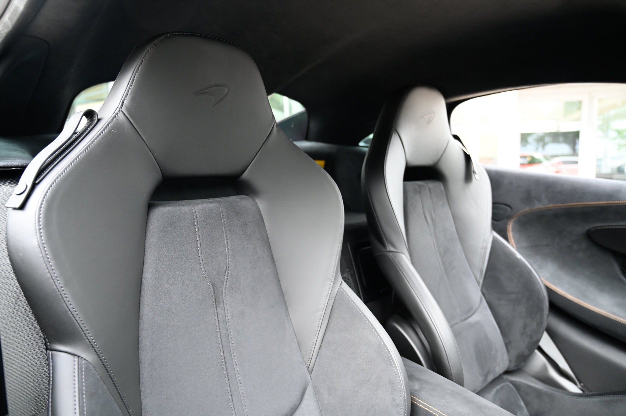 Used 2019 McLaren 600LT RWD image 27