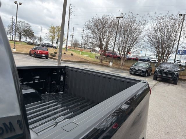 Used 2025 Chevrolet Silverado 1500 Custom image 12