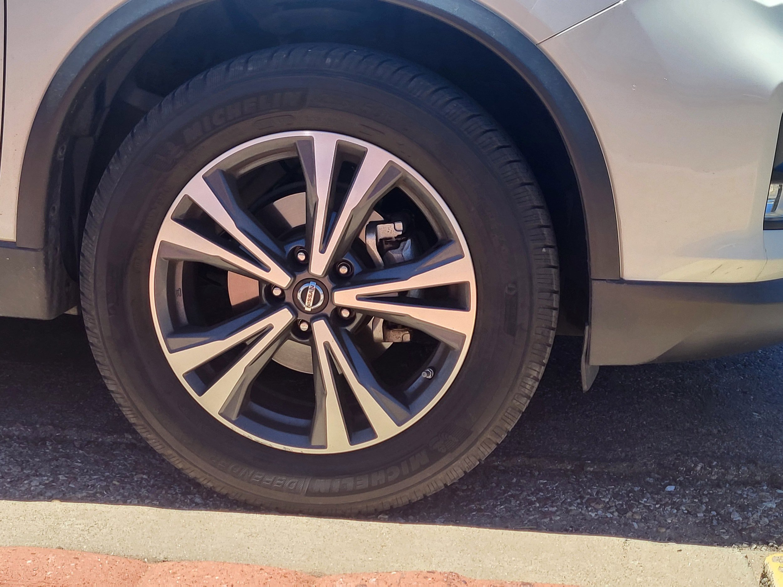 Used 2017 Nissan Rogue SL w/ SL Premium Package AWD/4WD image 17