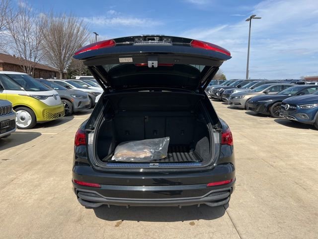 Used 2024 Audi Q3 2.0T Premium w/ Convenience Package image 10