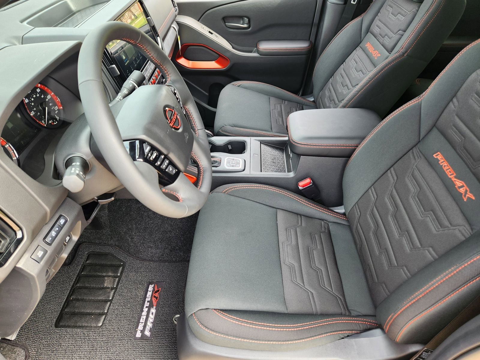 New 2026 Nissan Frontier PRO-4X w/ Pro-4x Convenience Package image 13