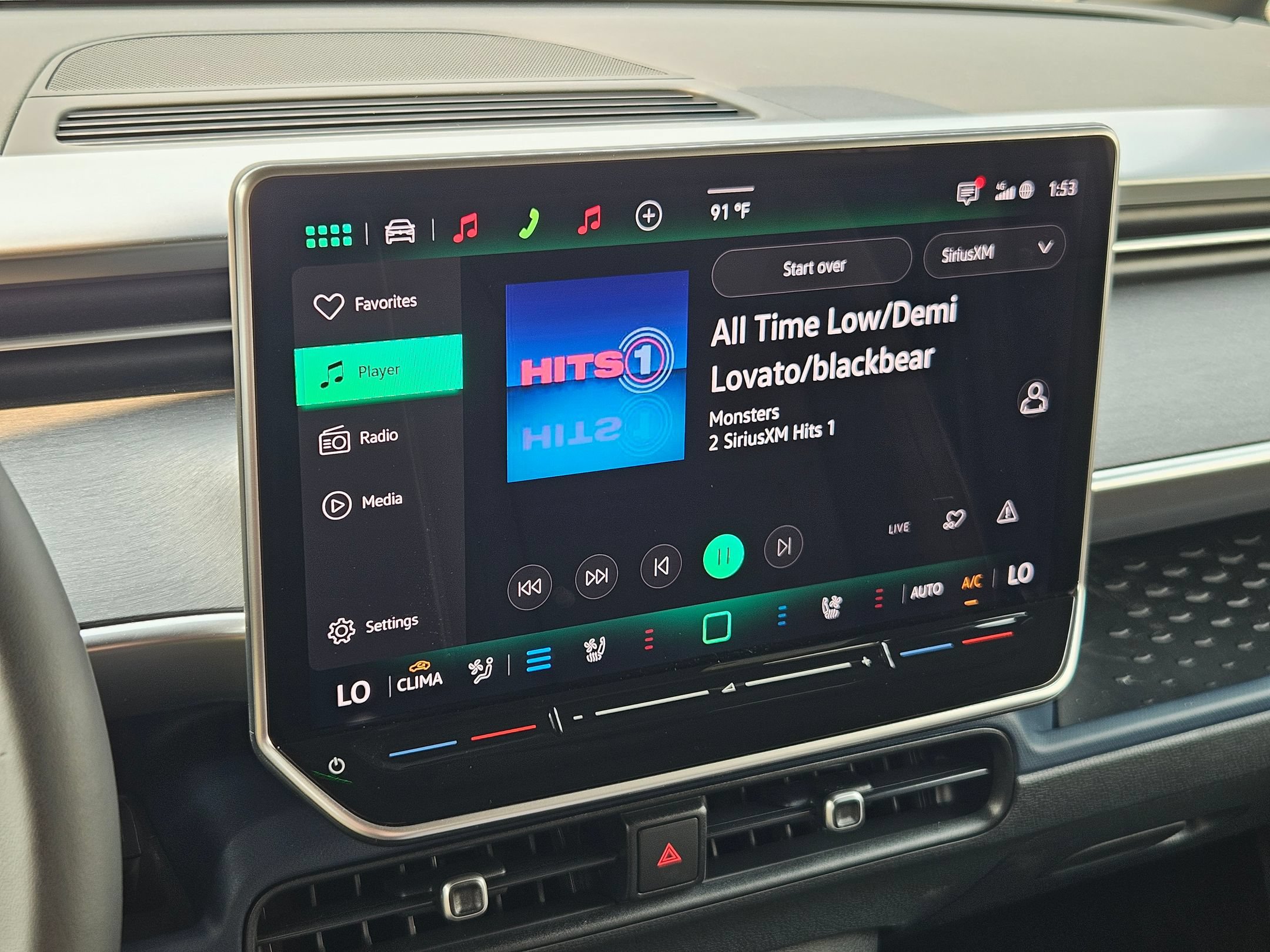 New 2025 Volkswagen ID. Buzz Pro S RWD image 18