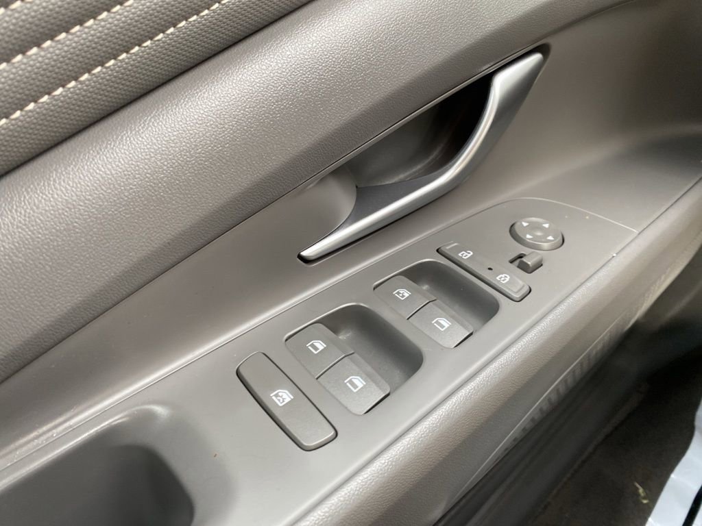 Certified 2023 Hyundai Elantra SEL w/ Convenience Package image 23