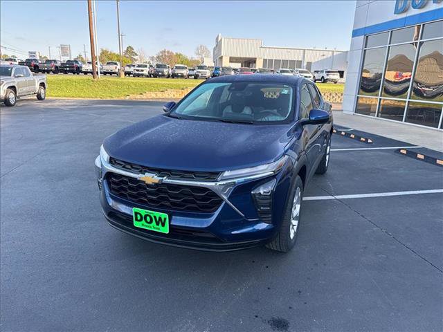 Used 2024 Chevrolet Trax LS w/ LS Convenience Package image 2