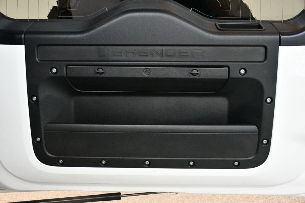 Used 2022 Land Rover Defender 110 X-Dynamic SE AWD/4WD image 76
