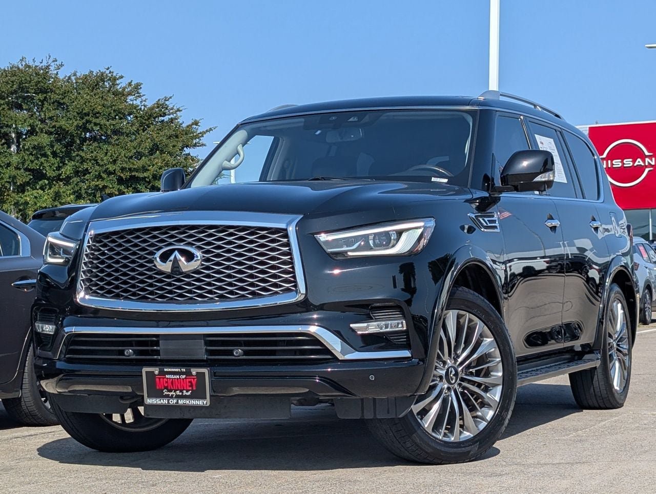 Used 2018 INFINITI QX80 2WD w/ Driver Assistance Package image 2