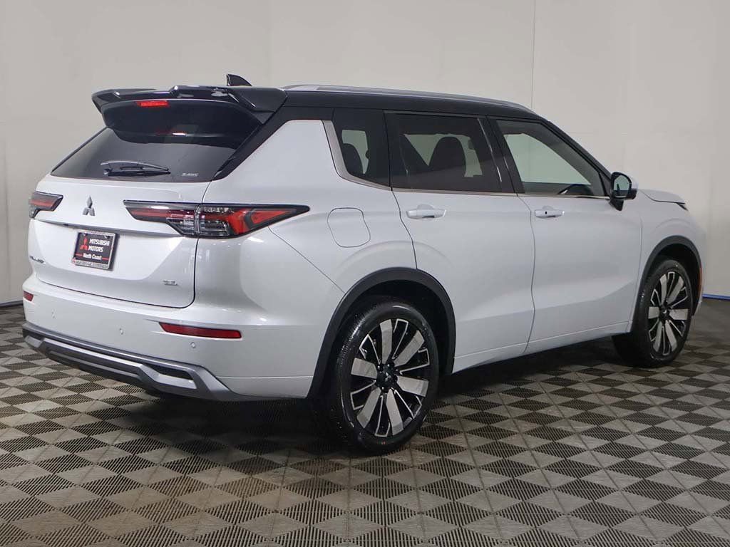 New 2026 Mitsubishi Outlander SEL AWD/4WD image 16