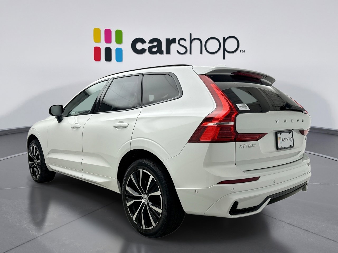 Used 2025 Volvo XC60 B5 Plus image 3