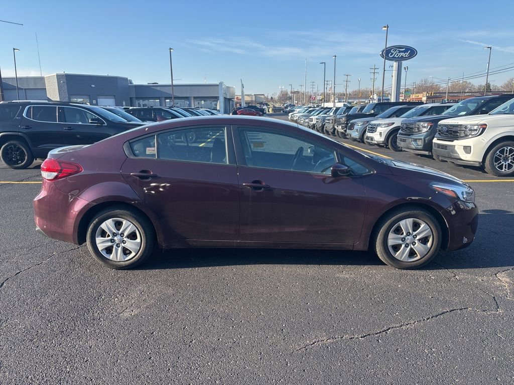 Used 2017 Kia Forte LX image 4