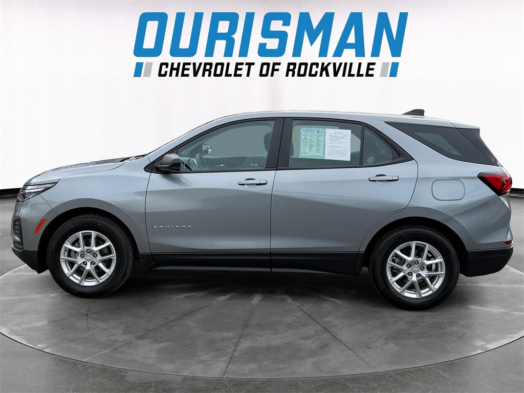 Used 2023 Chevrolet Equinox LS image 3