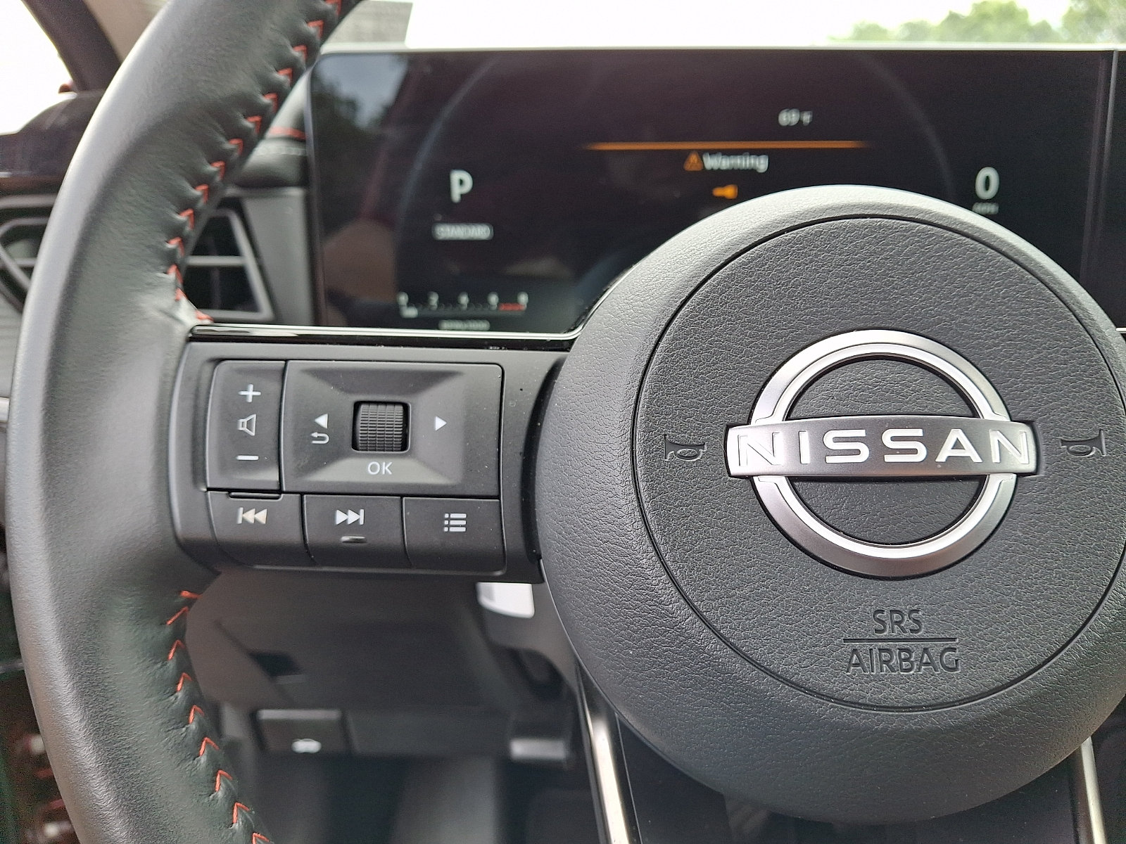 Used 2025 Nissan Kicks SR AWD/4WD image 21