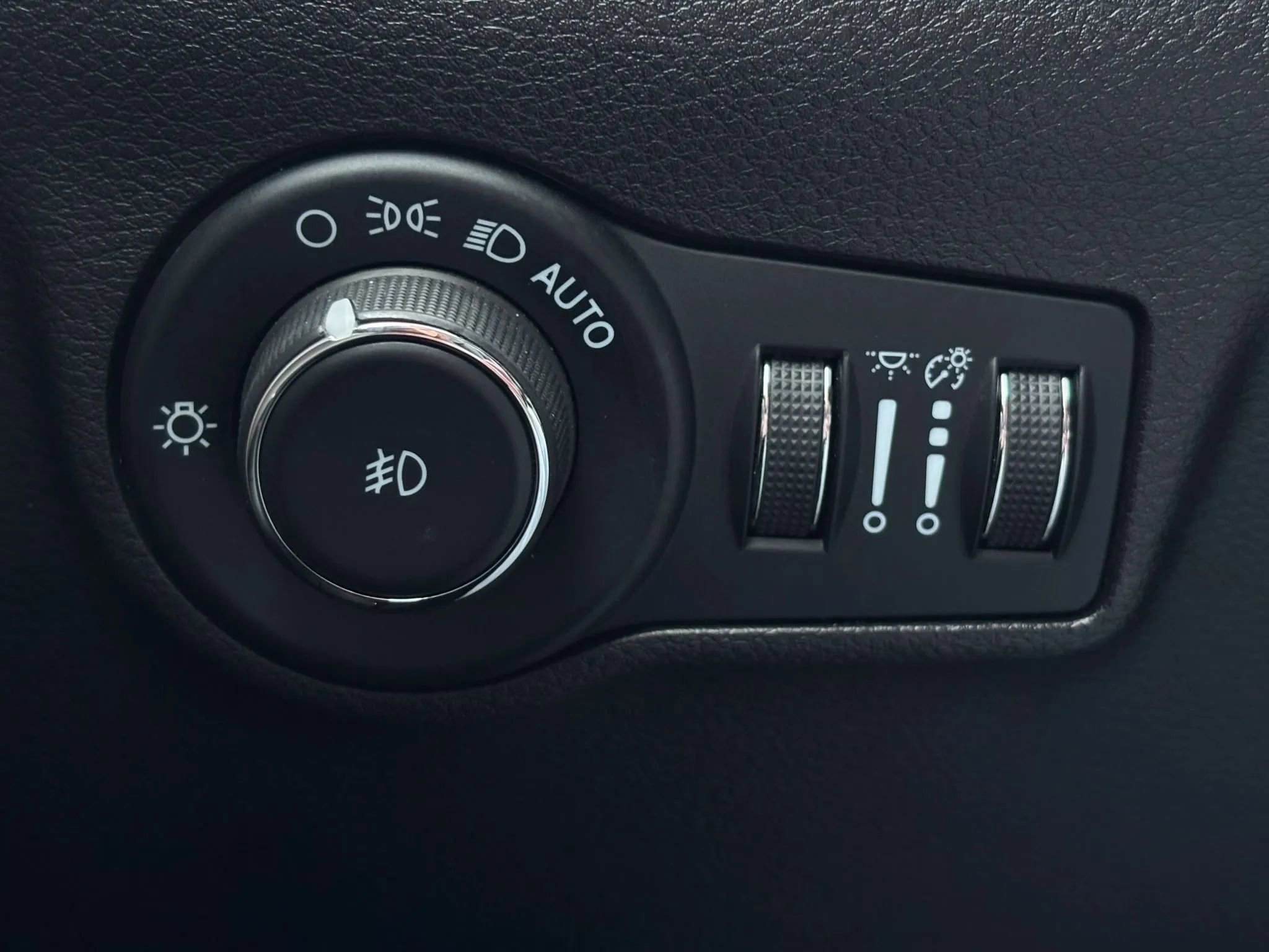 Used 2022 Jeep Compass Limited w/ Sun and Sound Group image 12