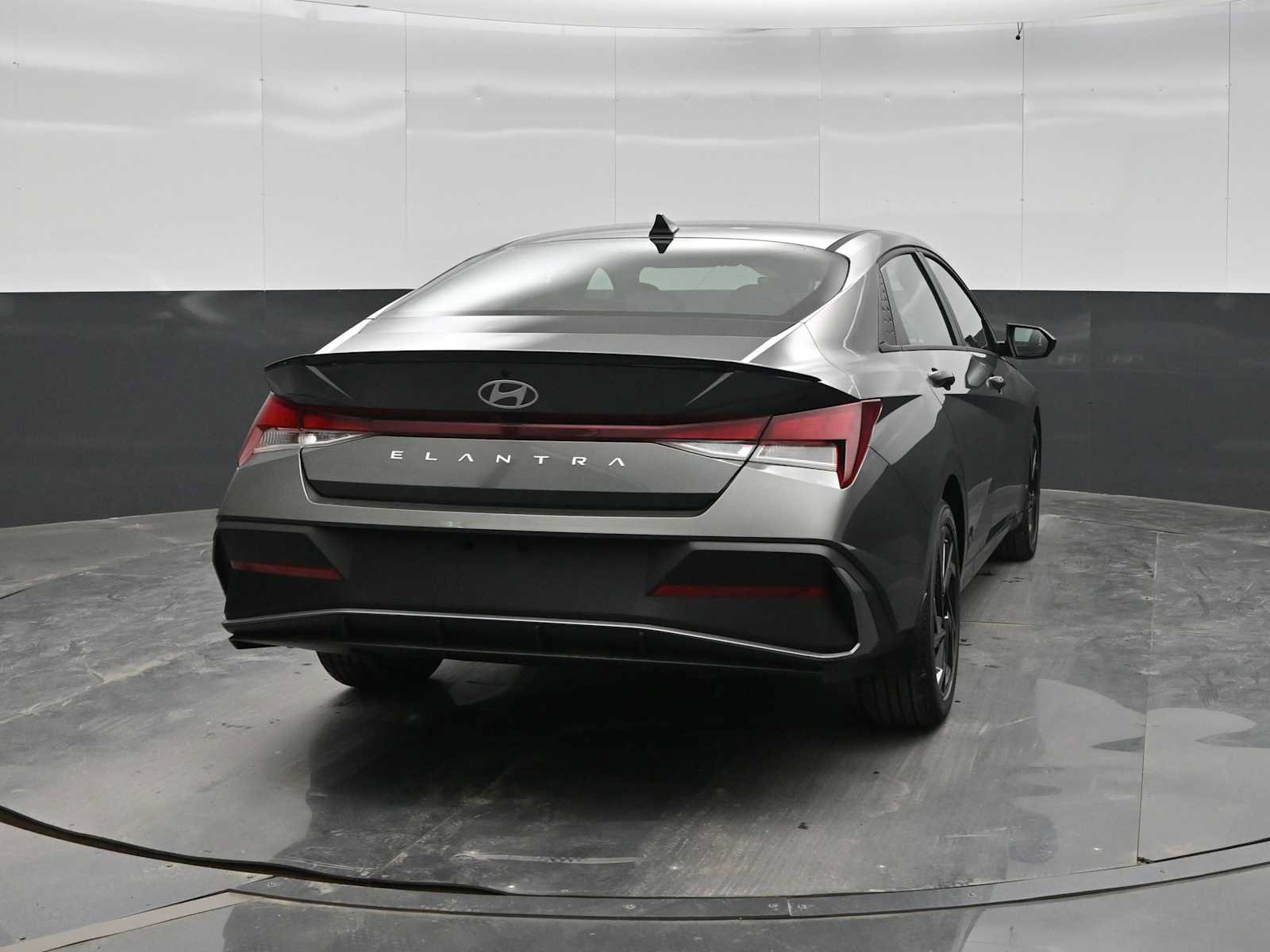 New 2026 Hyundai Elantra SEL Sport FWD image 6