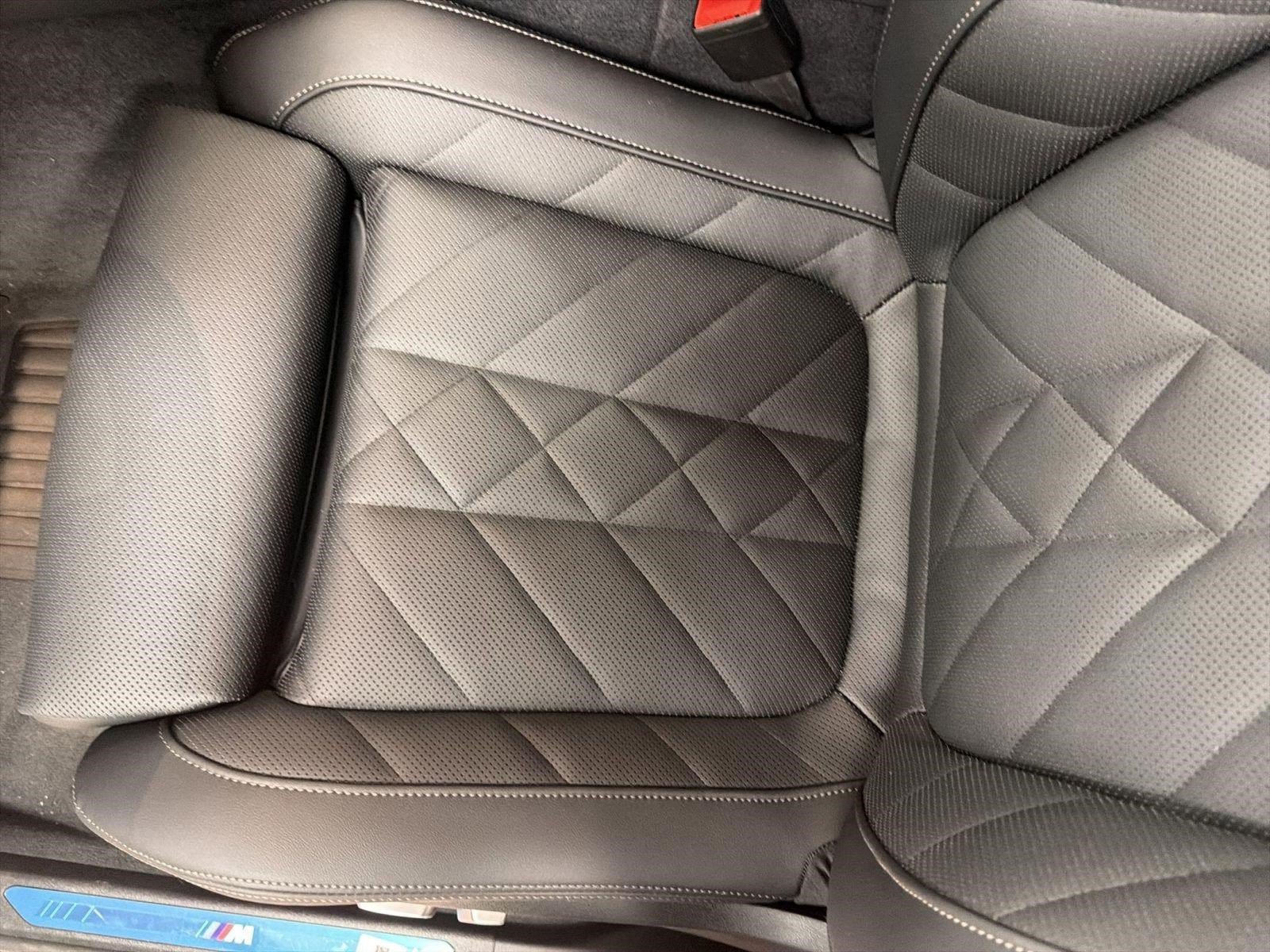 Used 2026 BMW X5 xDrive40i w/ M Sport Package AWD/4WD image 19