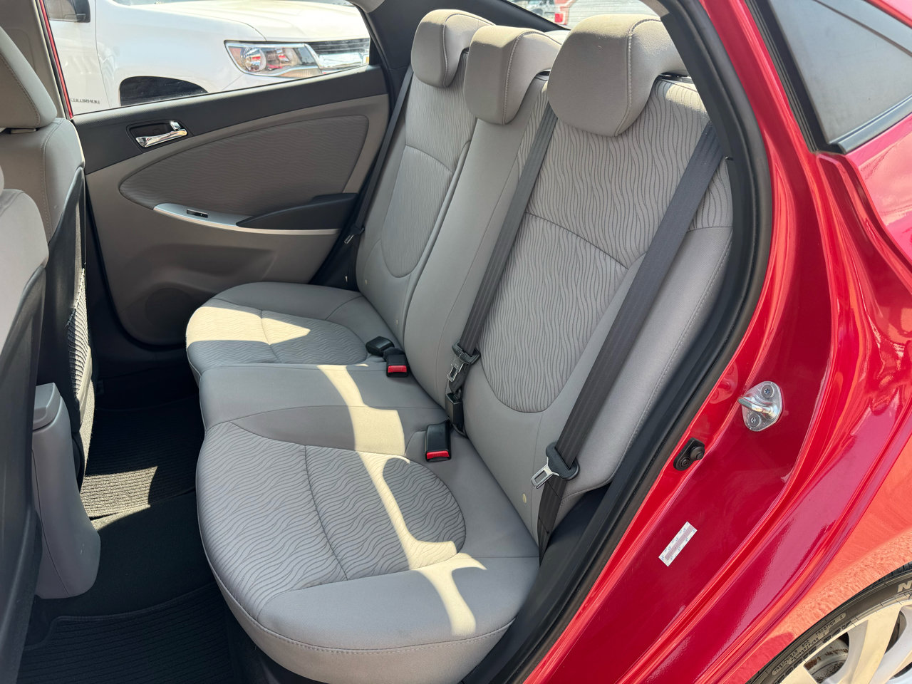 Used 2013 Hyundai Accent GLS w/ Premium Pkg image 14