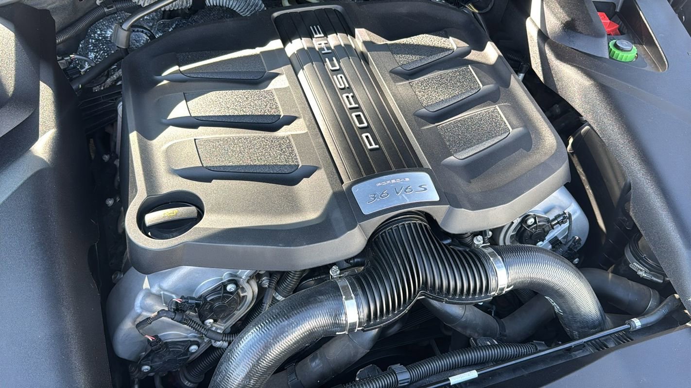 Used 2015 Porsche Cayenne S AWD/4WD image 38