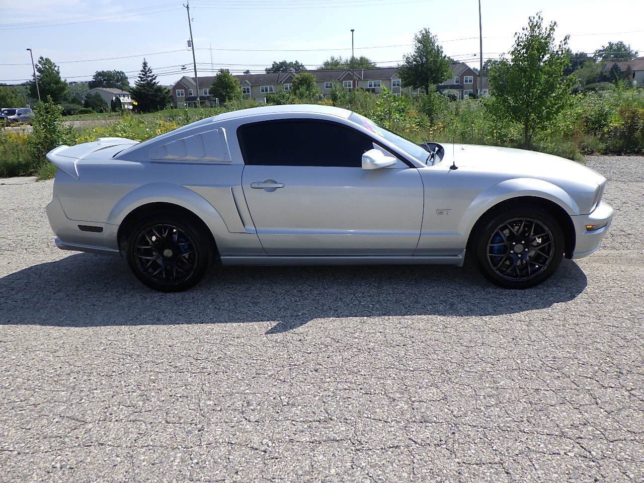 Used 2006 Ford Mustang GT RWD image 6