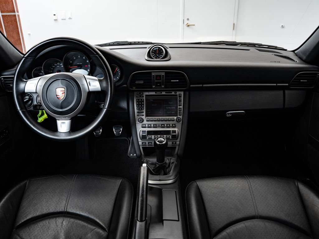 Used 2005 Porsche 911 Carrera RWD image 6