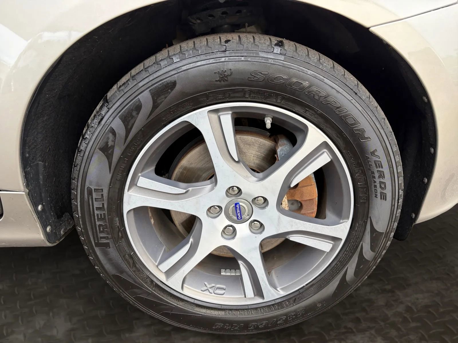 Used 2015 Volvo XC60 T6 Platinum w/ Protection Package AWD/4WD image 43