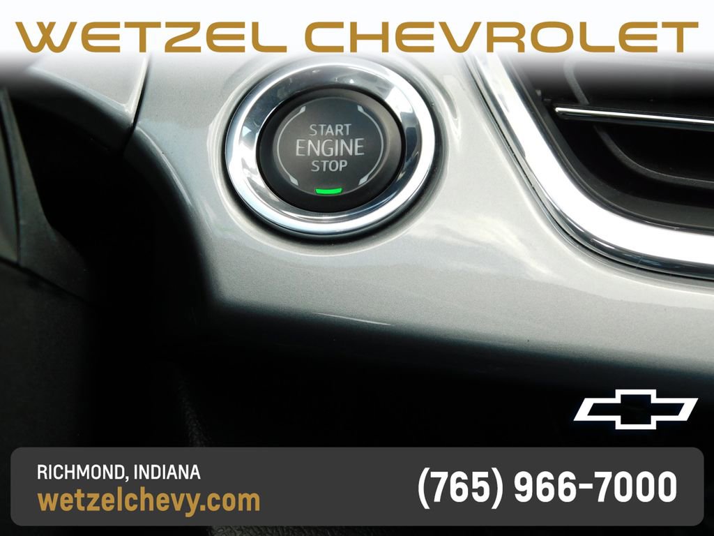 Used 2025 Chevrolet Trax LT w/ LT Convenience Package FWD image 30