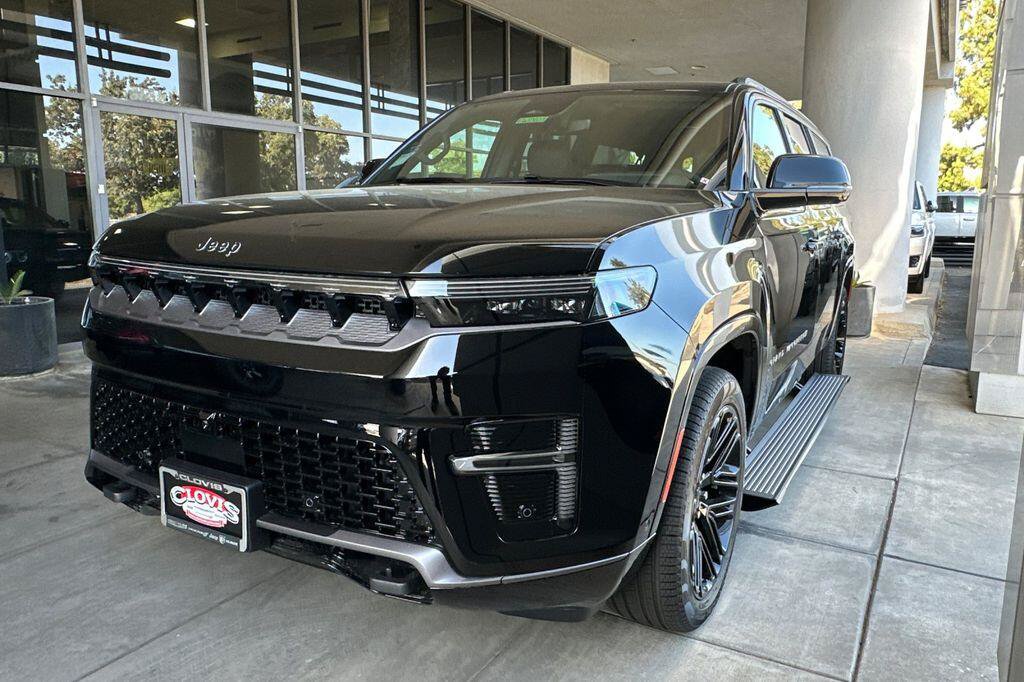 New 2026 Jeep Grand Wagoneer L Limited AWD/4WD image 8