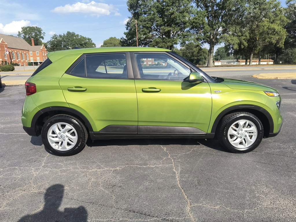 Used 2022 Hyundai Venue SE image 6
