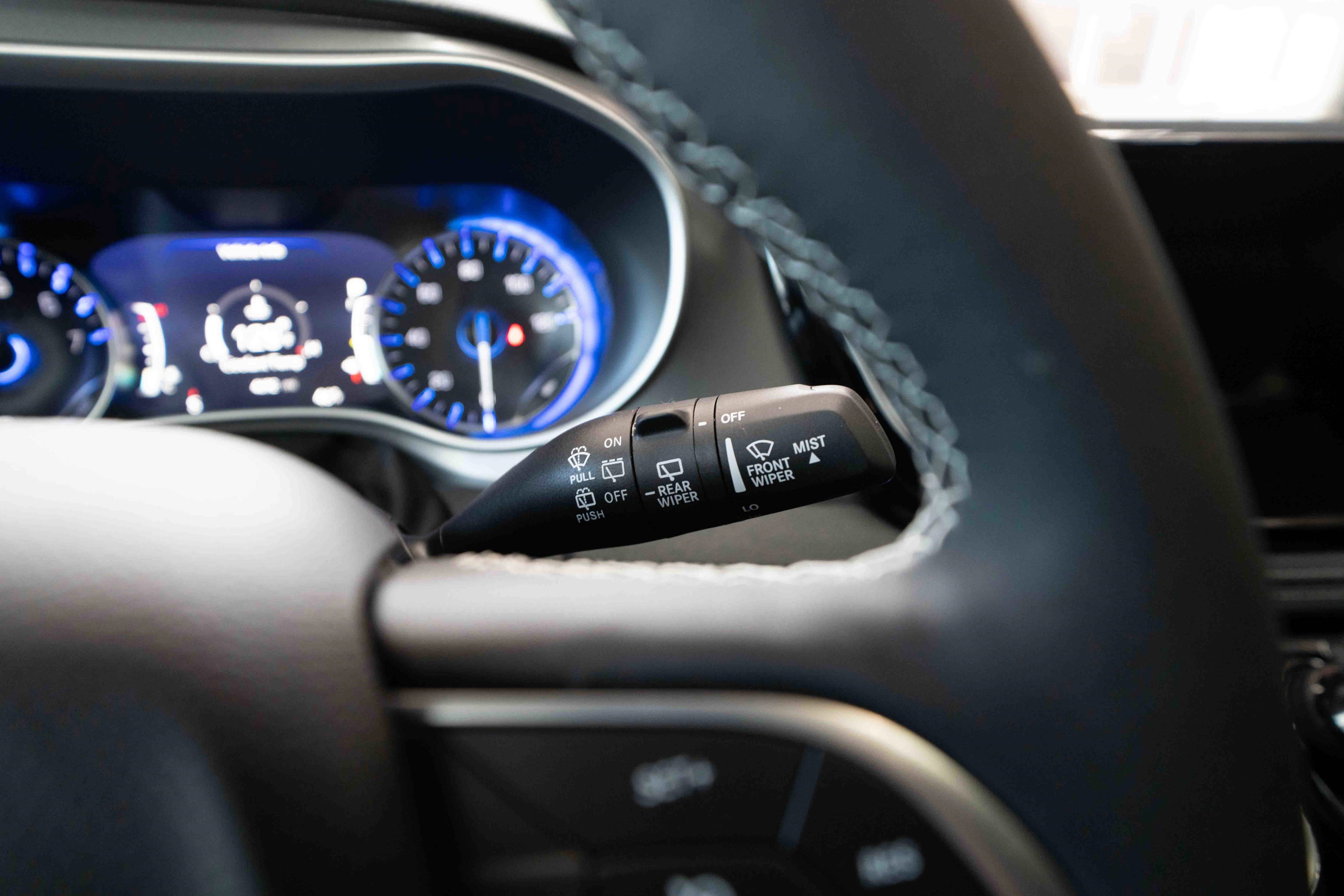 Used 2025 Chrysler Pacifica Select image 14